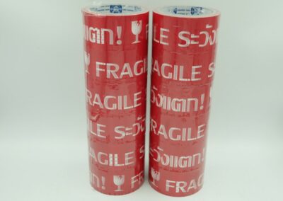 เทประวังแตกพื้นสีแดงตัวหนังสือสีขาว,เทประวังแตกพื้นสีขาวตัวหนังสือสีแดง