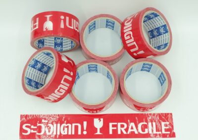 เทประวังแตกพื้นสีแดงตัวหนังสือสีขาว,เทประวังแตกพื้นสีขาวตัวหนังสือสีแดง