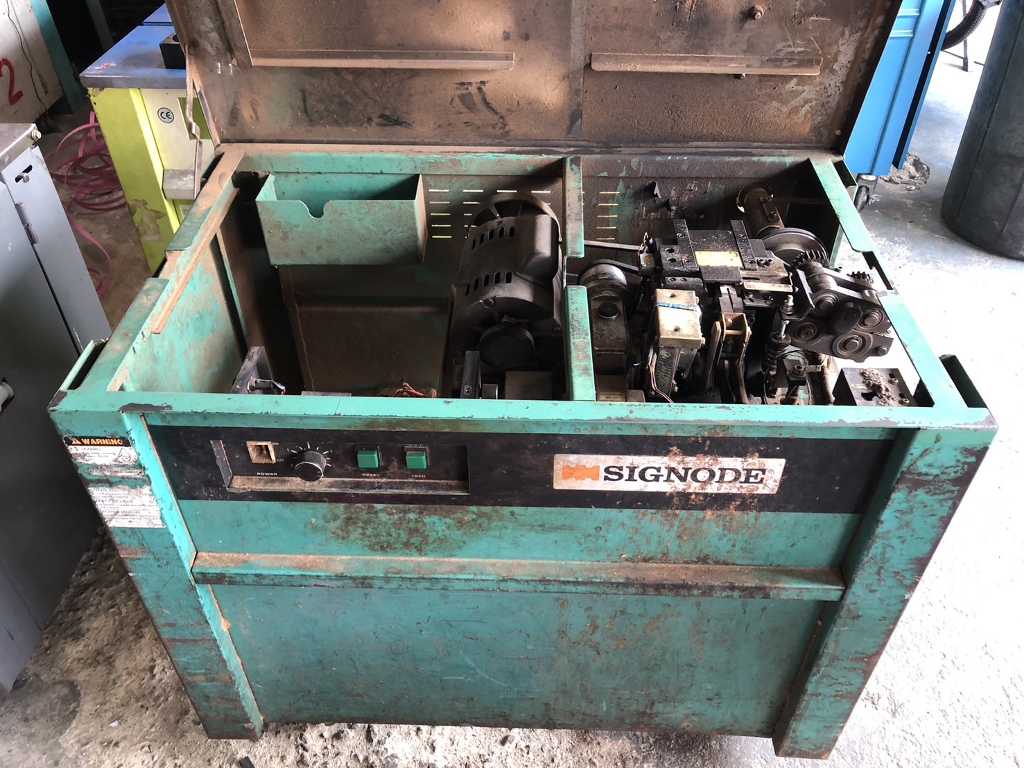 เครื่องรัดกล่องมือ2 เครื่องแพ็คกล่องมือ2