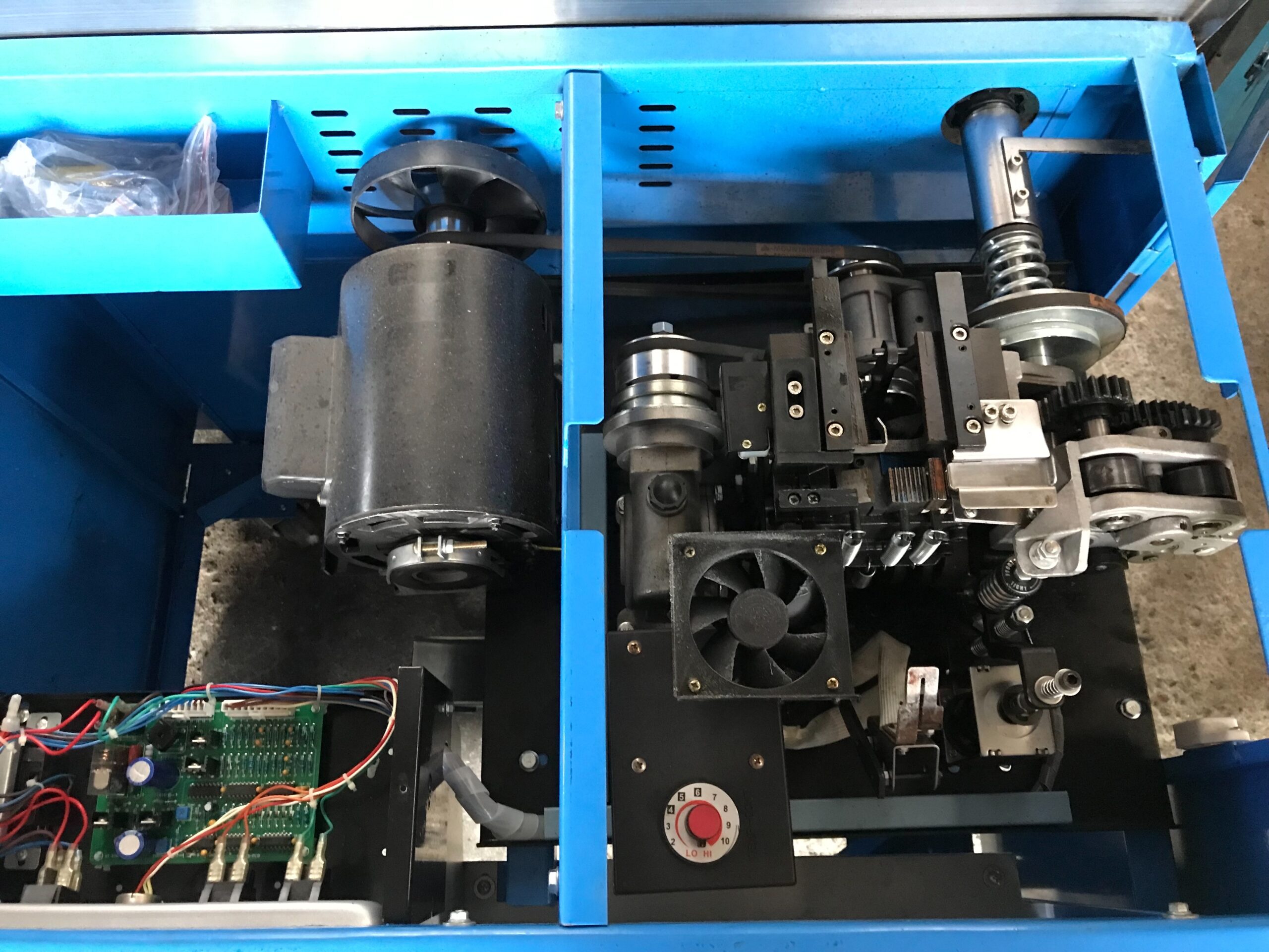 เครื่องรัดกล่องมือ2 เครื่องแพ็คกล่องมือ2